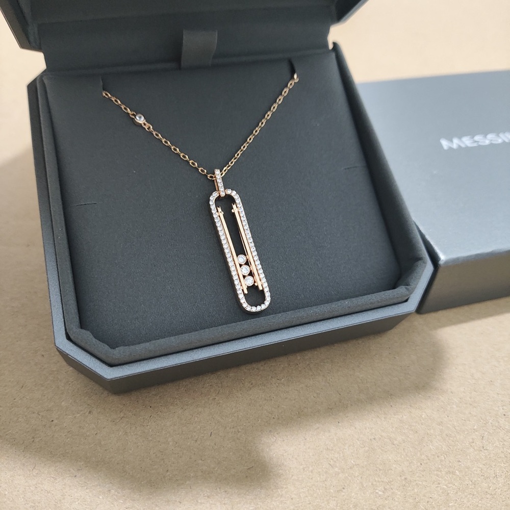 Messika Rose Gold Paperclip Pendant with Pavé Diamonds - Picture 4 of 8